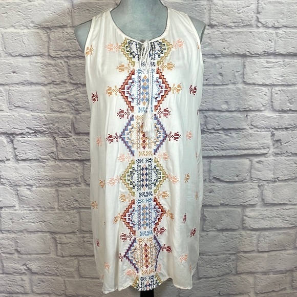🤩3 for $30 Bundle Deal🤩
NWT Chic Connection cross stitch embroidered shift dress - Picture 1 of 8